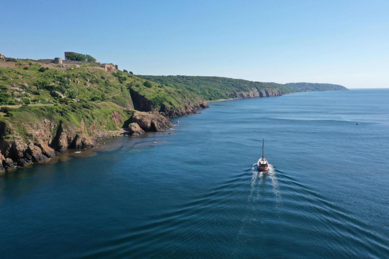 Varra Water - Unique Boat Accomodation - Bornholm Neksø Buitenkant foto